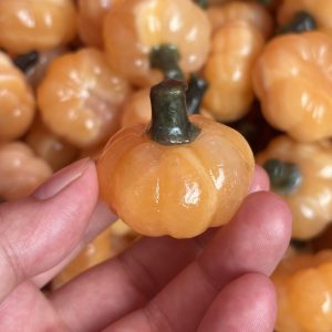 4 cm Yellow calcite pumkin for Halloween